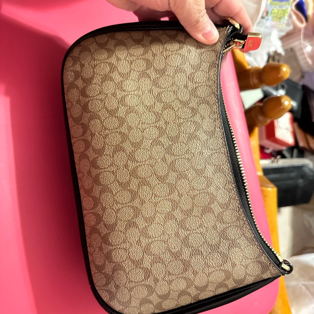 EUC Coach Terri Tan and Brown Bag - Picture 2 of 6